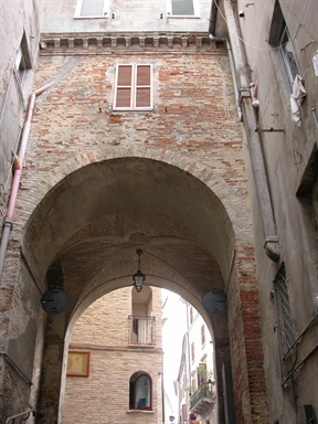 Arco di via della Fonte